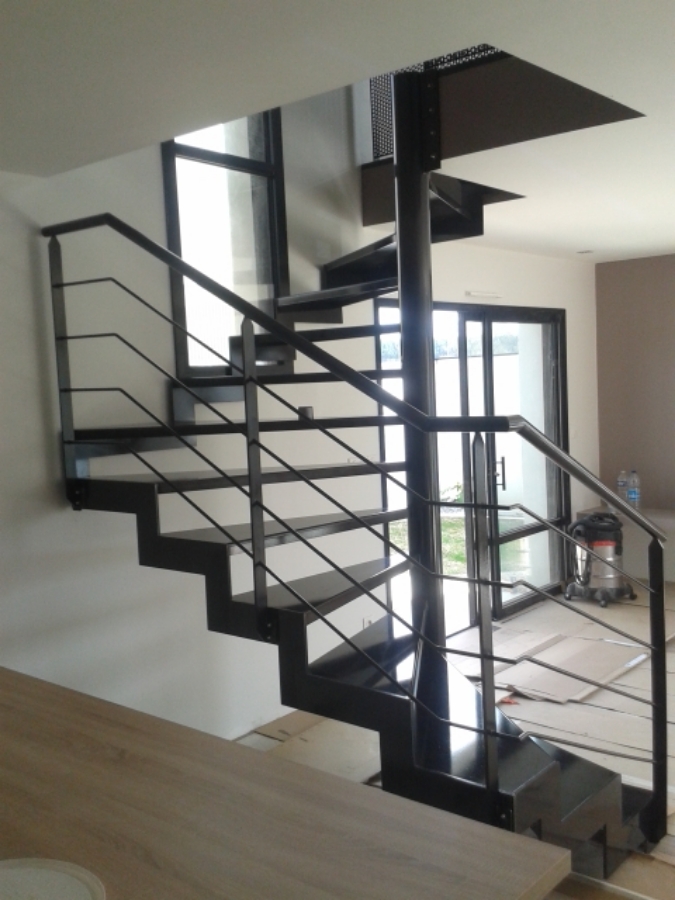 Rs Inox Agenceur Metallerie Rennes ESCALIER HELICOIDALE 2