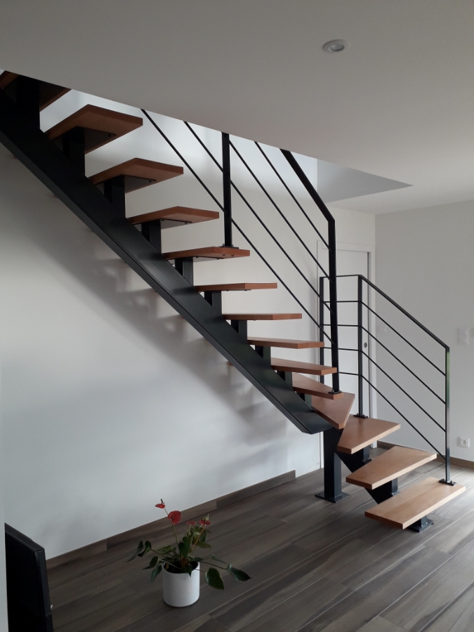 Rs Inox Agenceur Metallerie Rennes ESCALIER LIMON CENTRAL 12