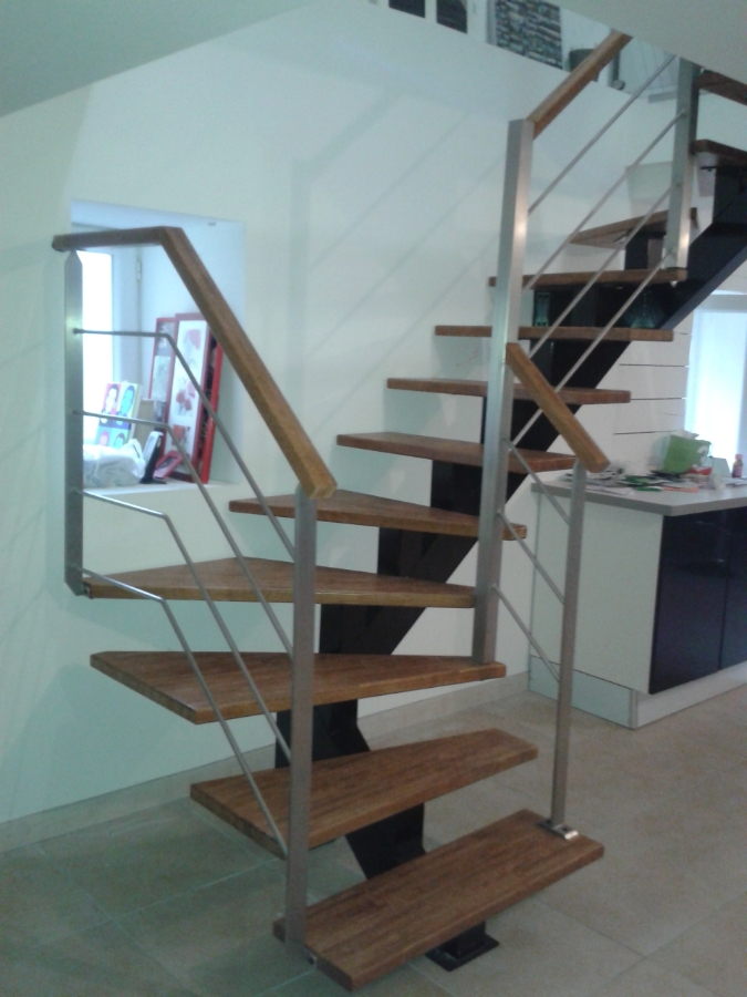 Rs Inox Agenceur Metallerie Rennes ESCALIER LIMON CENTRAL 3