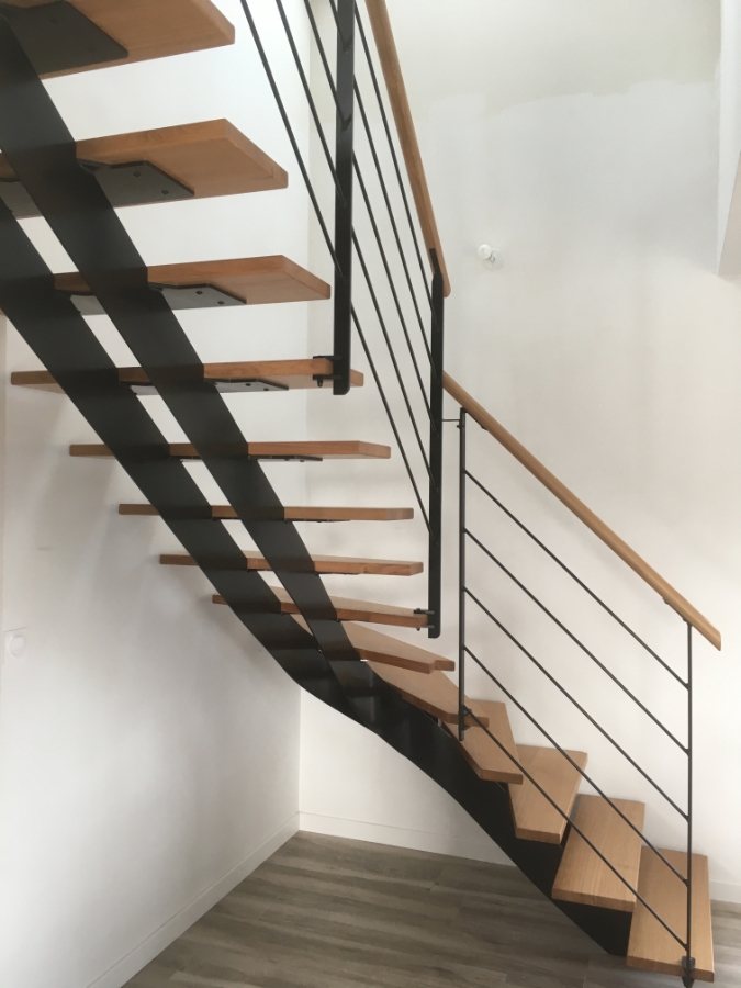 Rs Inox Agenceur Metallerie Rennes ESCALIER LIMON CENTRAL 35