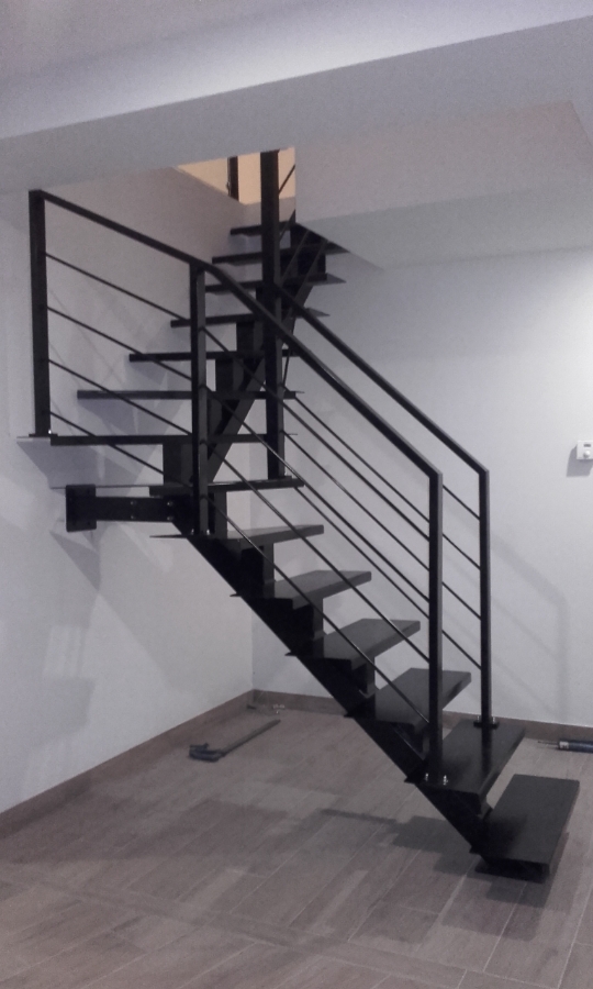 Rs Inox Agenceur Metallerie Rennes ESCALIER LIMON CENTRAL 5